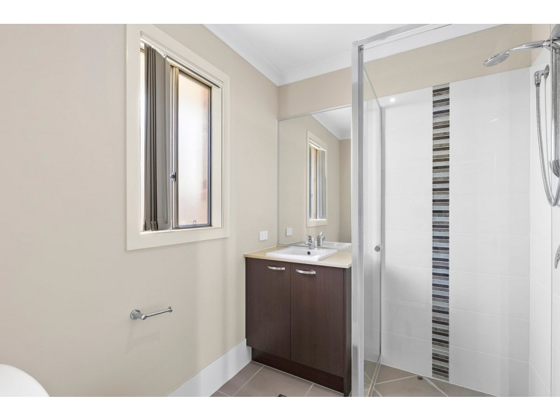 4 Penfolds Close, Pimpama QLD 4209