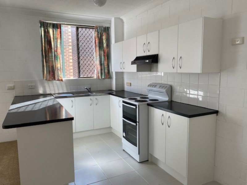 2/151 High Street, Southport QLD 4215