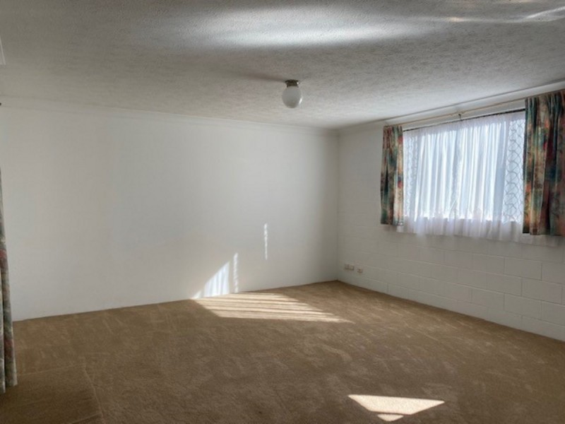 2/151 High Street, Southport QLD 4215