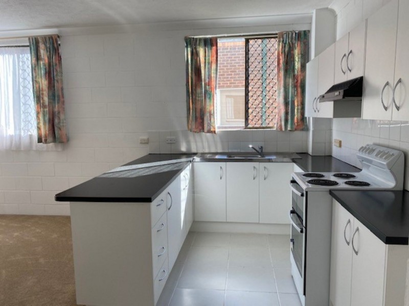 2/151 High Street, Southport QLD 4215