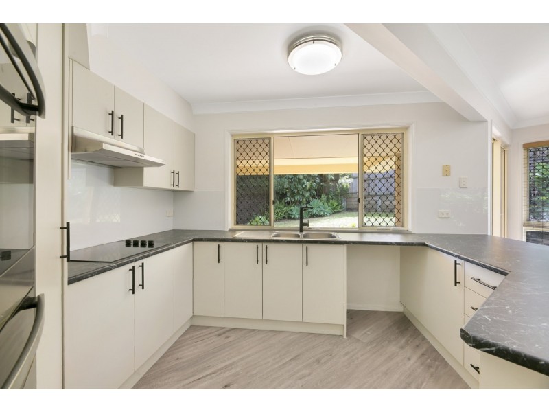 11 Castle Rock Street, Parkwood QLD 4214