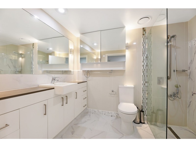 702/34 Scarborough Street, Southport QLD 4215