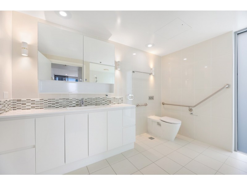 702/34 Scarborough Street, Southport QLD 4215