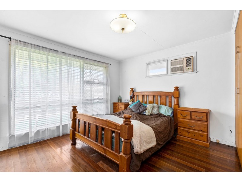 4 Palmer Drive, Labrador QLD 4215