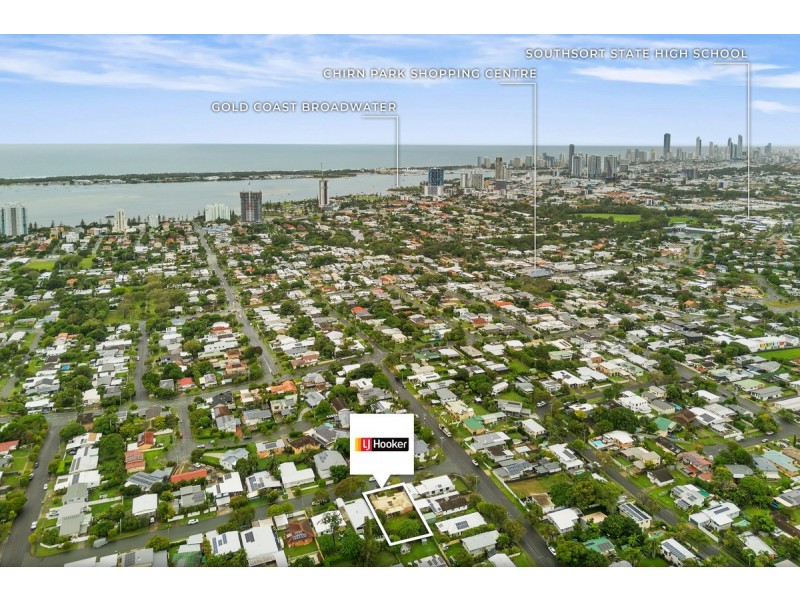 4 Palmer Drive, Labrador QLD 4215