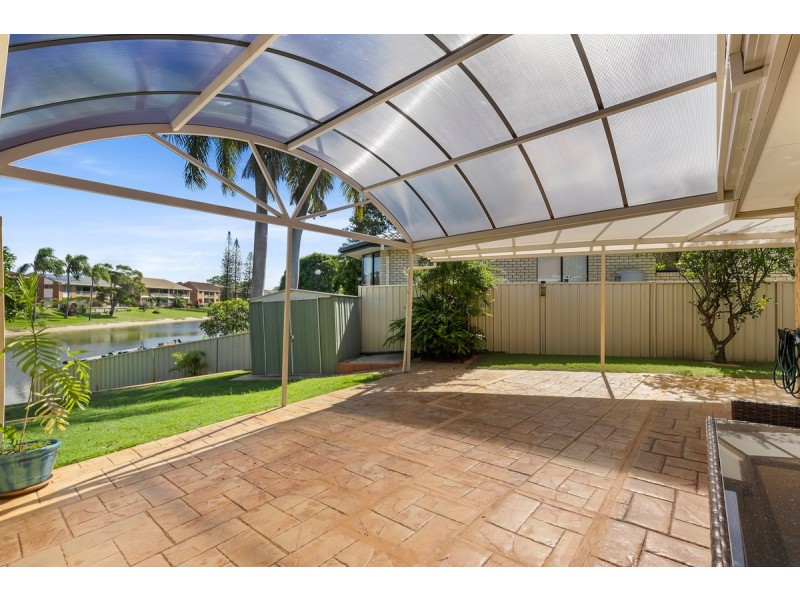 12 Helm Court, Mermaid Waters QLD 4218