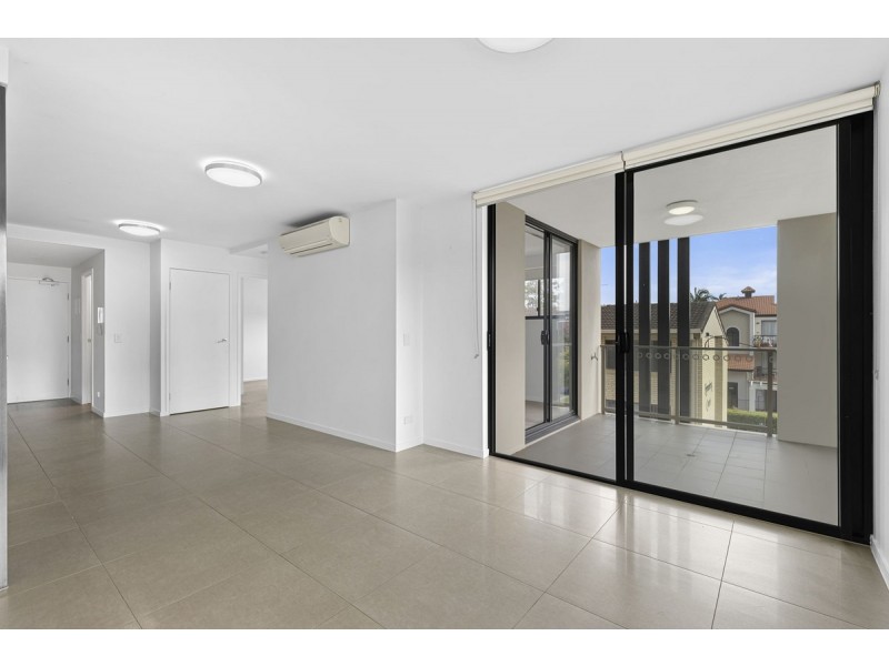 6/43 Lenneberg Street, Southport QLD 4215