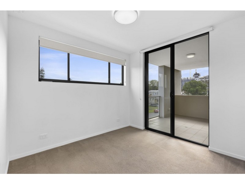 6/43 Lenneberg Street, Southport QLD 4215