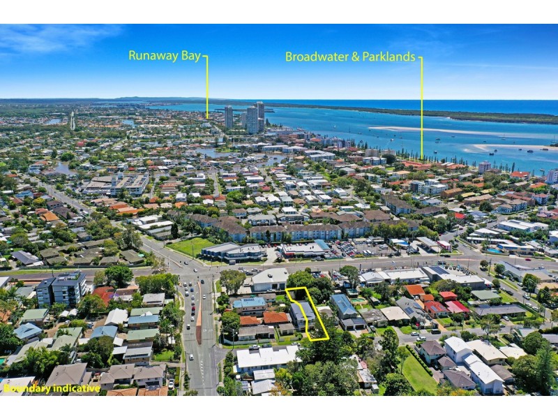 2/17 Nevenia Street, Labrador QLD 4215