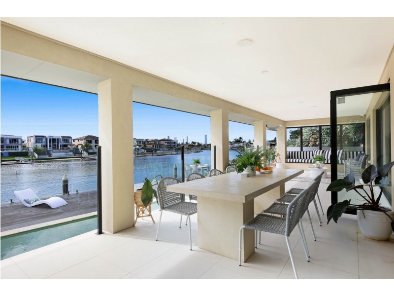 11 Namatjira Court, Broadbeach Waters QLD 4218