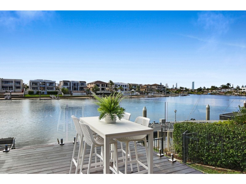 11 Namatjira Court, Broadbeach Waters QLD 4218