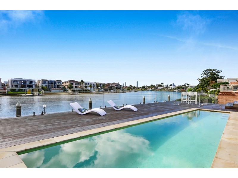 11 Namatjira Court, Broadbeach Waters QLD 4218