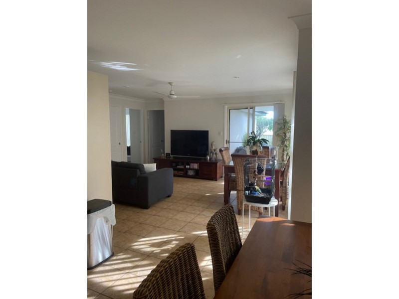 82 Tee Trees Boulevard, Arundel QLD 4214