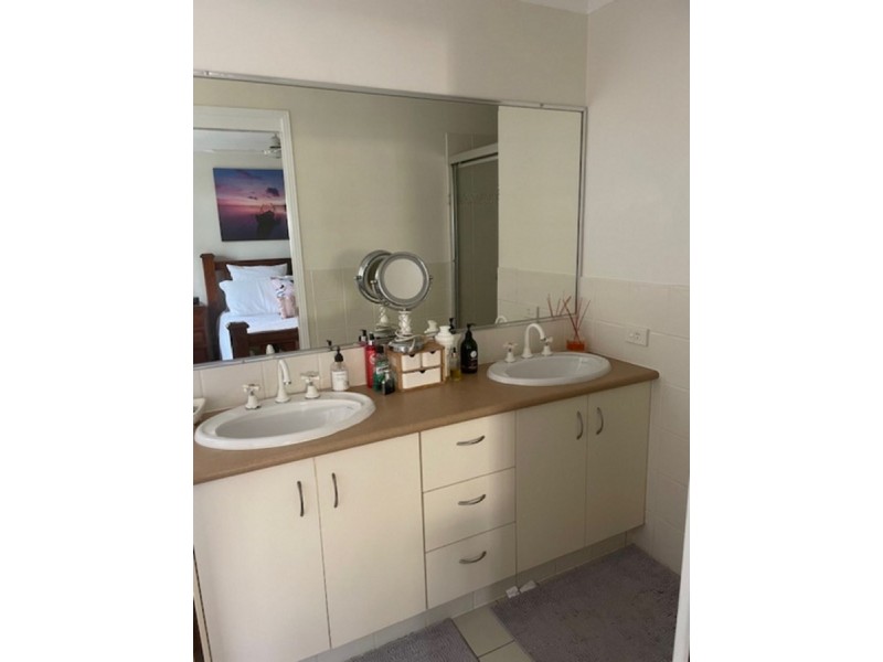 82 Tee Trees Boulevard, Arundel QLD 4214