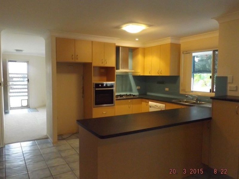 38 Eileen Avenue, Southport QLD 4215