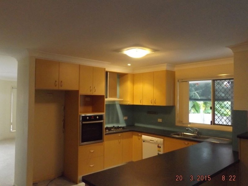38 Eileen Avenue, Southport QLD 4215