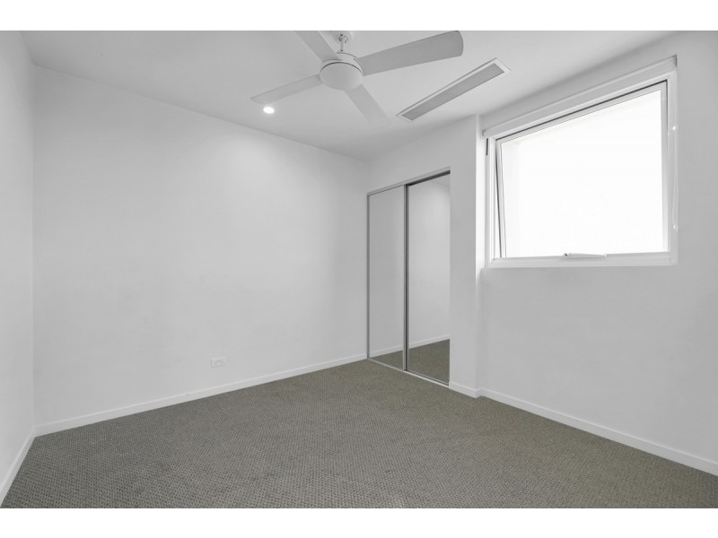 701/26 Gray Street, Southport QLD 4215