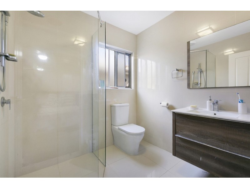 13 Sydney Street, Labrador QLD 4215