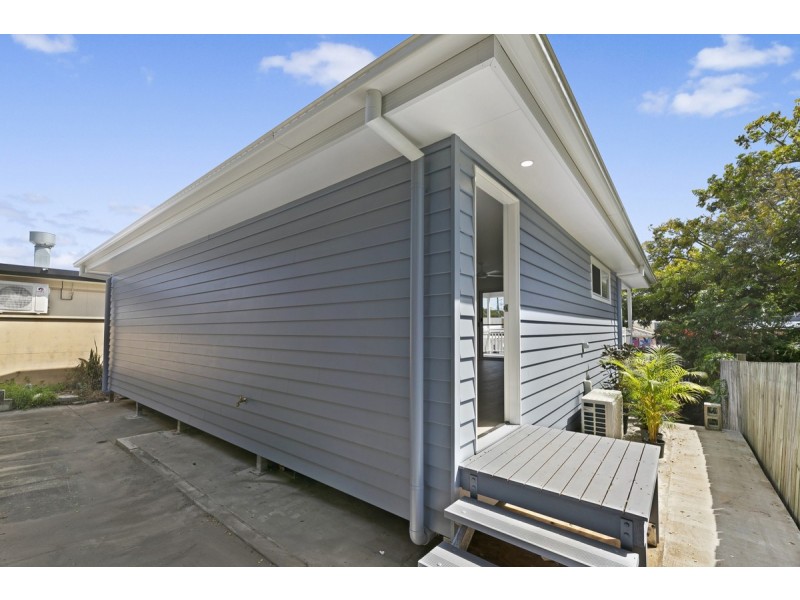 2/15 Fisher Avenue, Southport QLD 4215