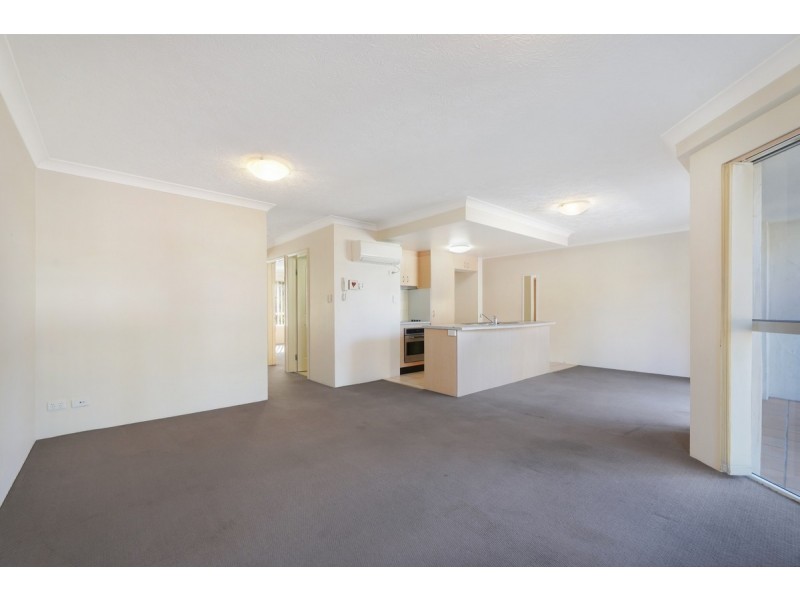 21/3 Norman Street, Southport QLD 4215