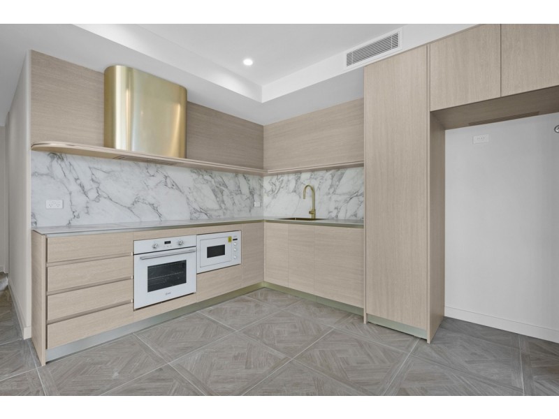 101/24 Queen, Southport QLD 4215