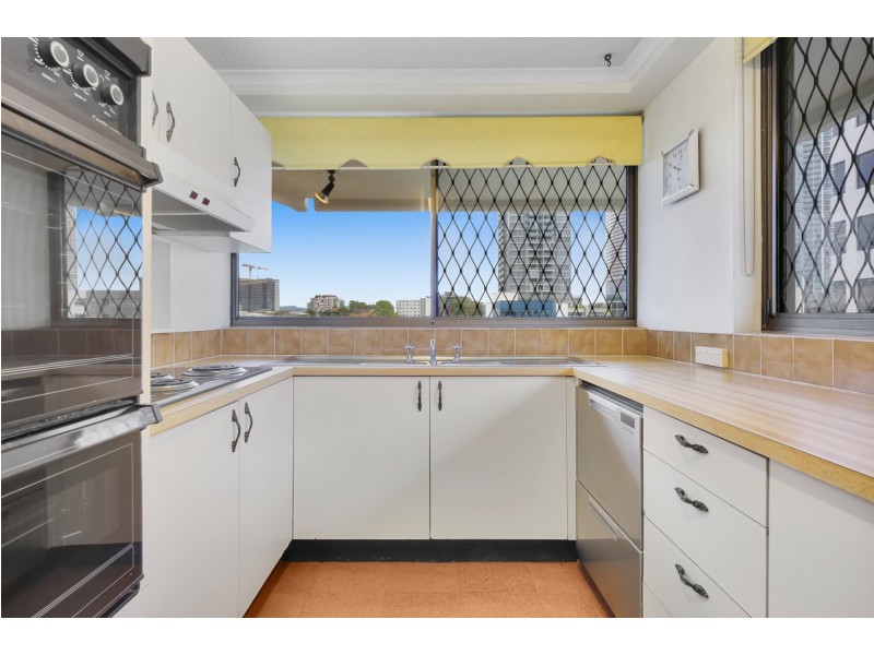 6B/10 Marine Parade, Southport QLD 4215