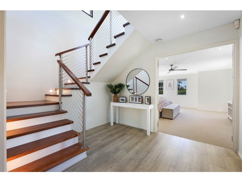 16 Tasman Avenue, Molendinar QLD 4214