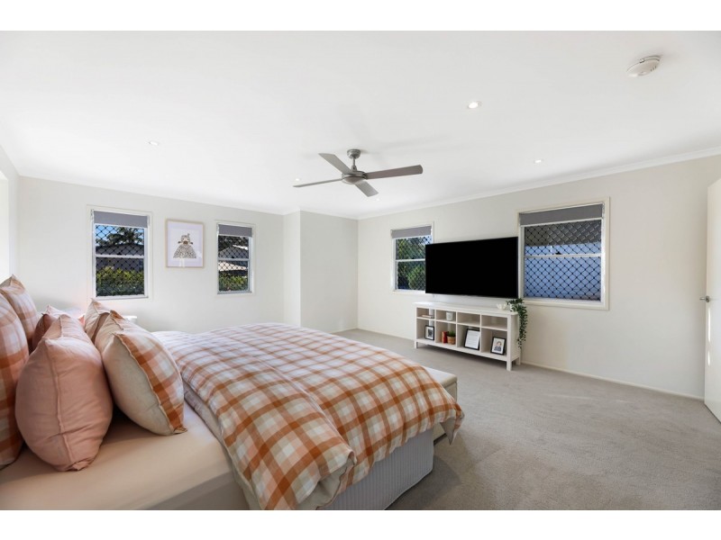 16 Tasman Avenue, Molendinar QLD 4214