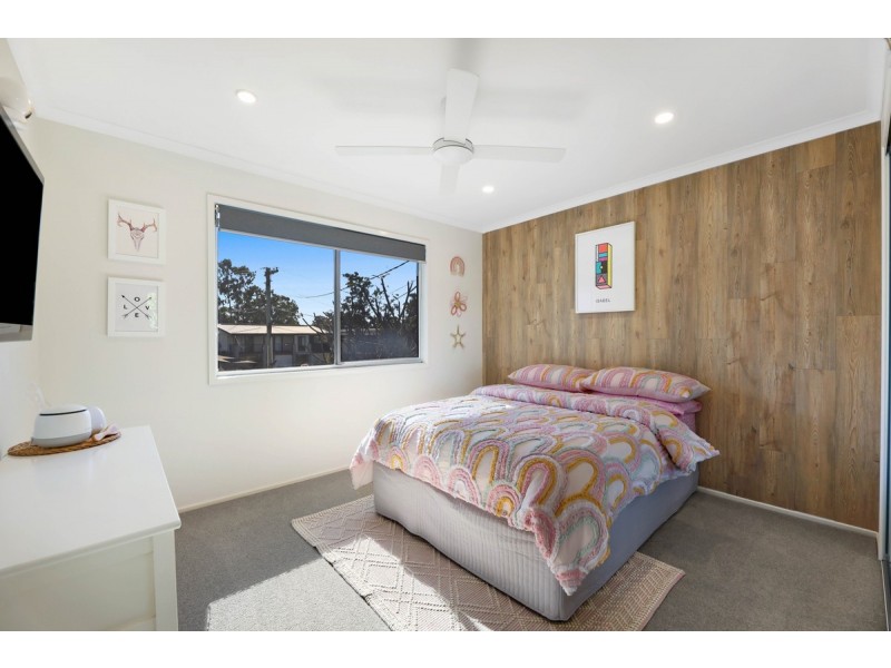 16 Tasman Avenue, Molendinar QLD 4214