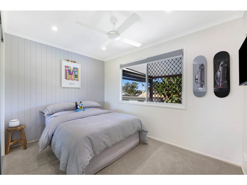 16 Tasman Avenue, Molendinar QLD 4214