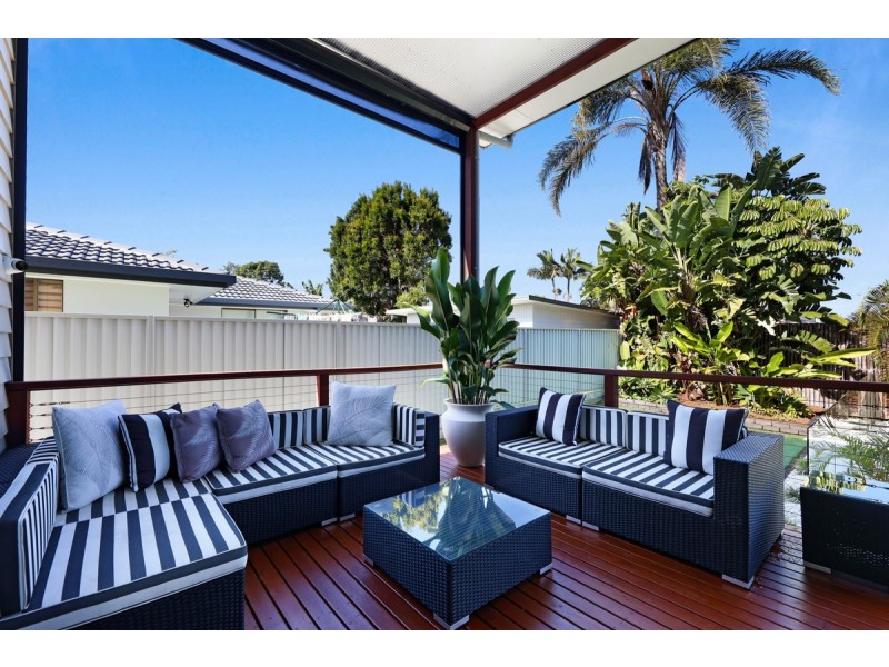 16 Tasman Avenue, Molendinar QLD 4214