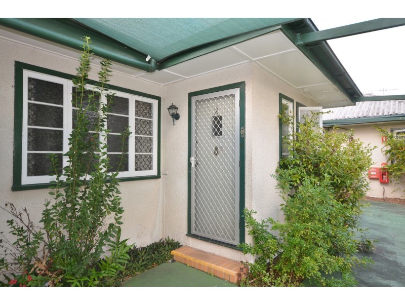 2/9-11 Walton Street, Southport QLD 4215