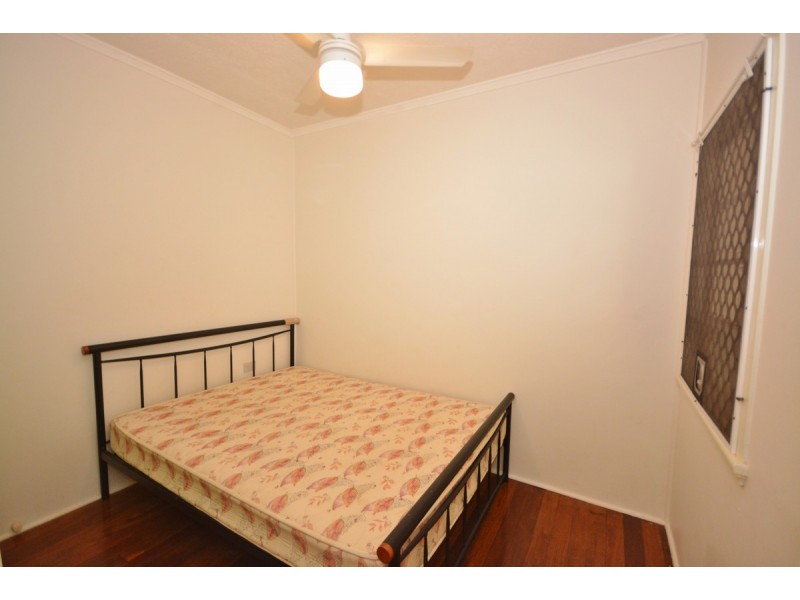 2/9-11 Walton Street, Southport QLD 4215