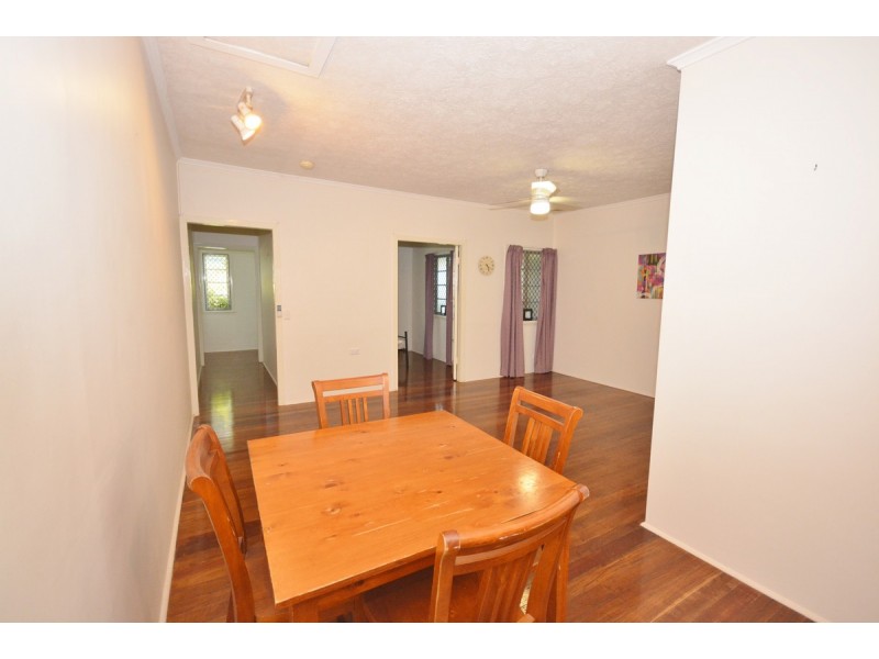 2/9-11 Walton Street, Southport QLD 4215