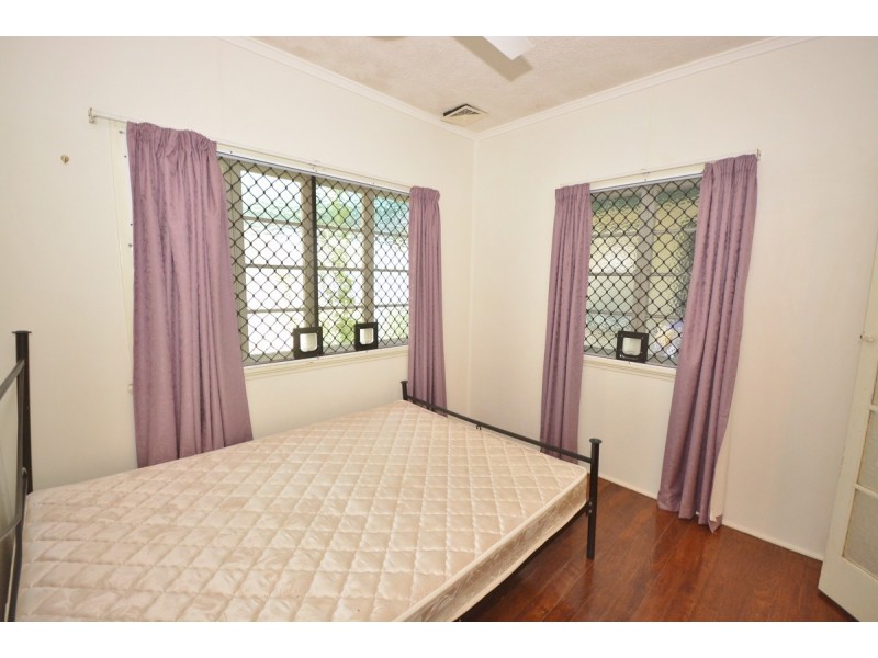 2/9-11 Walton Street, Southport QLD 4215