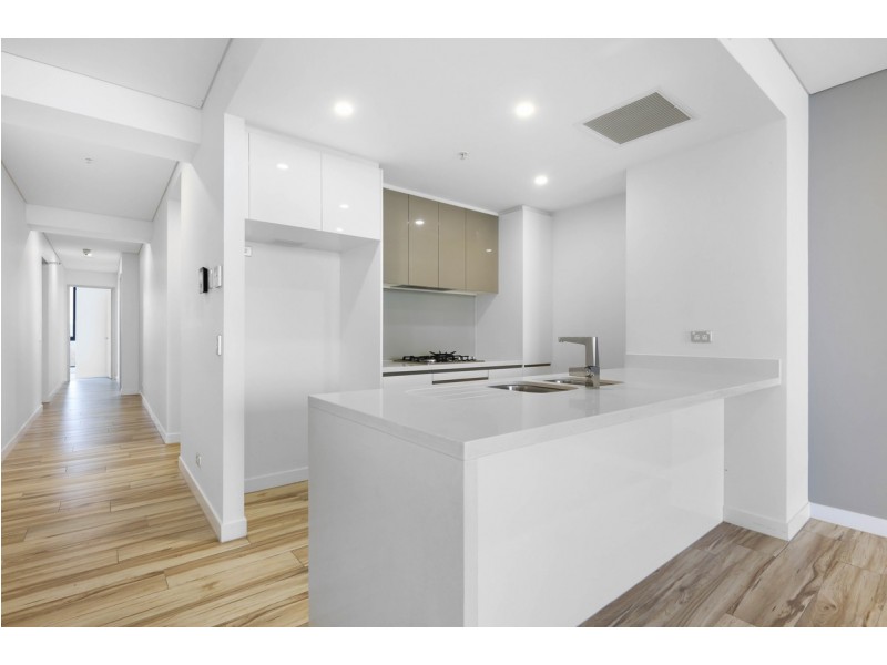 3312/2 Como Crescent, Southport QLD 4215