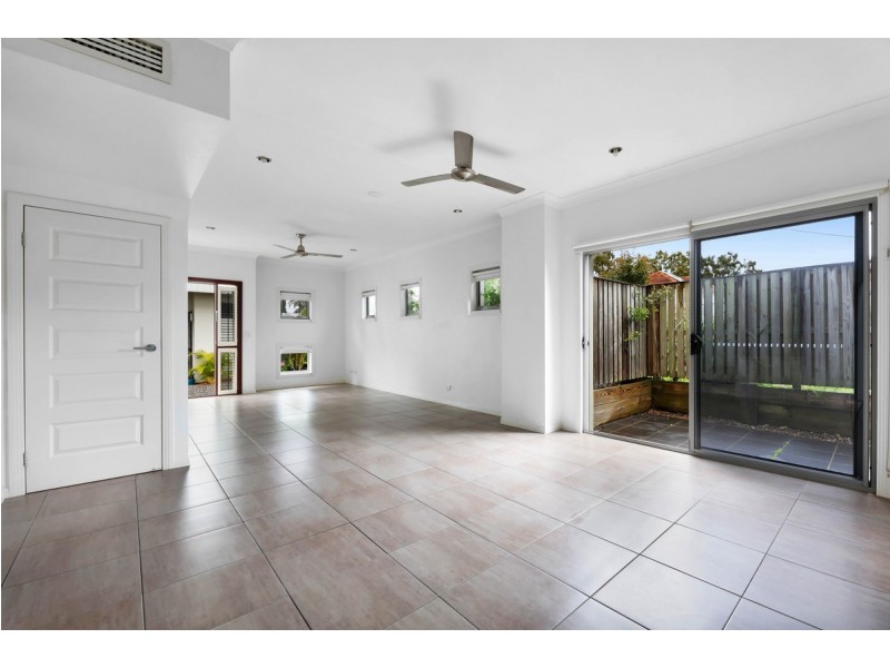1/5 Ashbourne Terrace, Biggera Waters QLD 4216