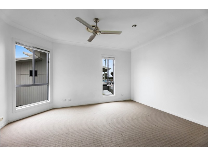 1/5 Ashbourne Terrace, Biggera Waters QLD 4216
