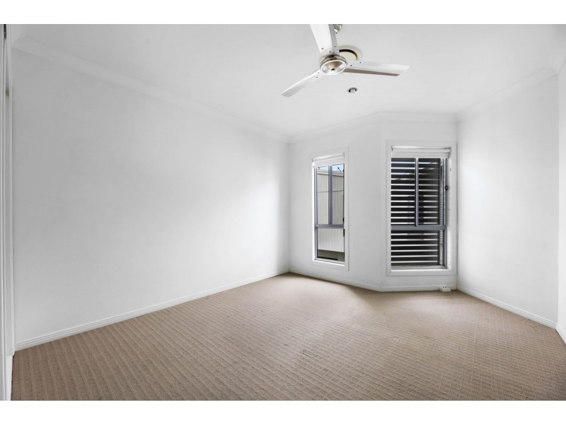 1/5 Ashbourne Terrace, Biggera Waters QLD 4216