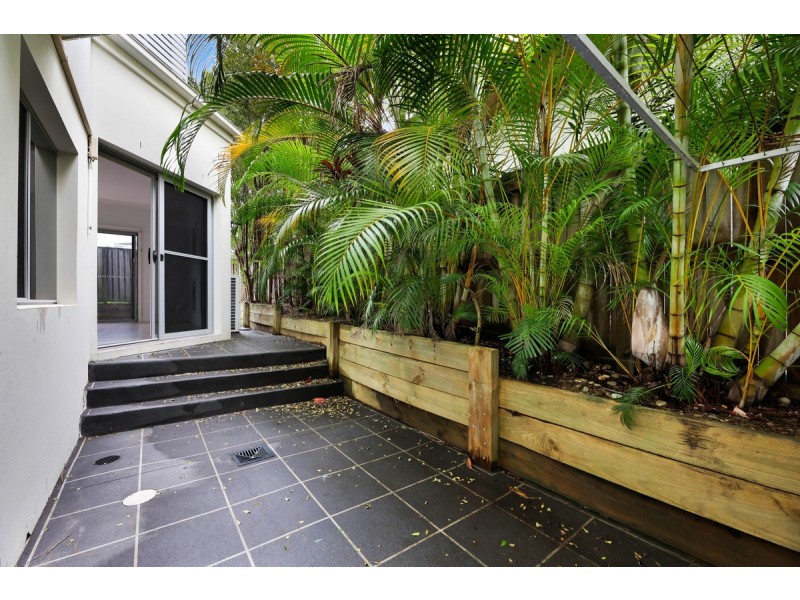 1/5 Ashbourne Terrace, Biggera Waters QLD 4216