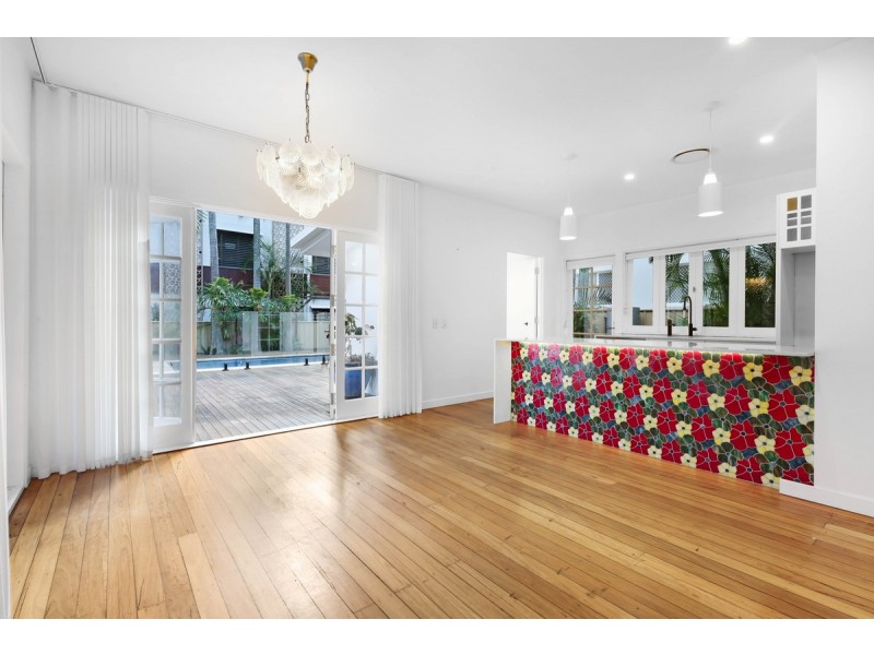 19 Genoa Street, Surfers Paradise QLD 4217