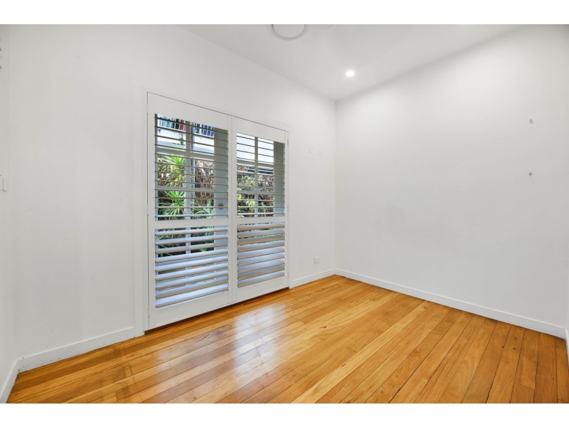 19 Genoa Street, Surfers Paradise QLD 4217