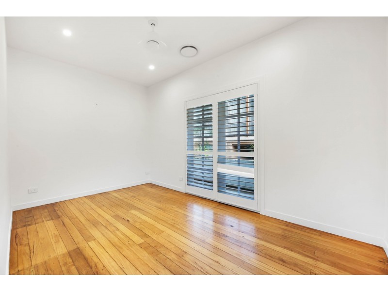 19 Genoa Street, Surfers Paradise QLD 4217