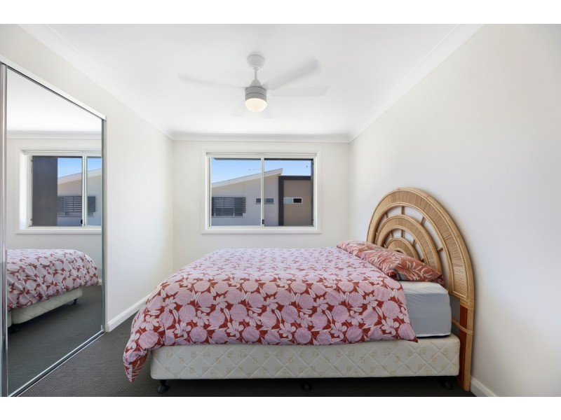 34/138 Central Street, Labrador QLD 4215