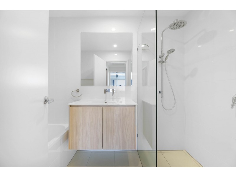 34/138 Central Street, Labrador QLD 4215