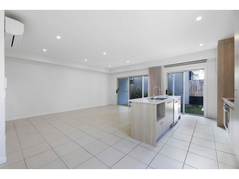 34/138 Central Street, Labrador QLD 4215