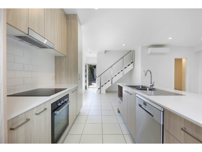 34/138 Central Street, Labrador QLD 4215