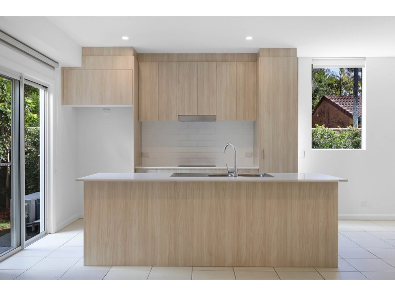 34/138 Central Street, Labrador QLD 4215