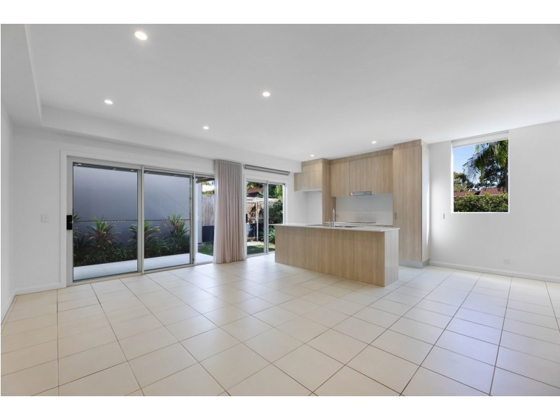 34/138 Central Street, Labrador QLD 4215