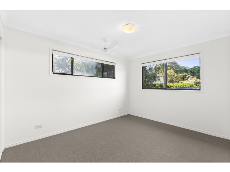 2/53 Gordon Street, Labrador QLD 4215